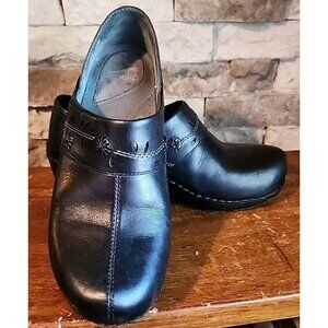 Dansko Nursing Shoe Women's Black Leather Clogs Size US 9/39 Lightly Worn